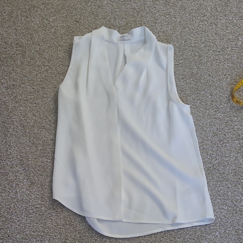 Babaton White Sleeveless Mandarin Collar Blouse